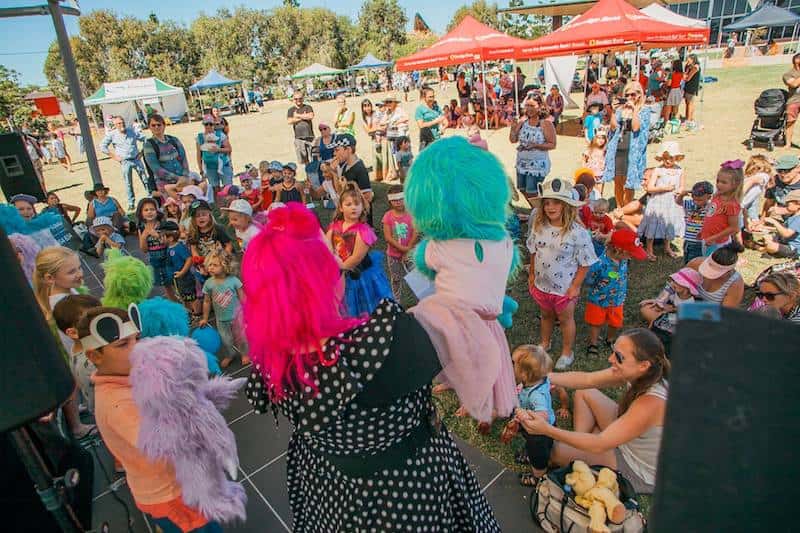 Corporate Entertainment - Puppets At Work -Puppet Show For Children & Families