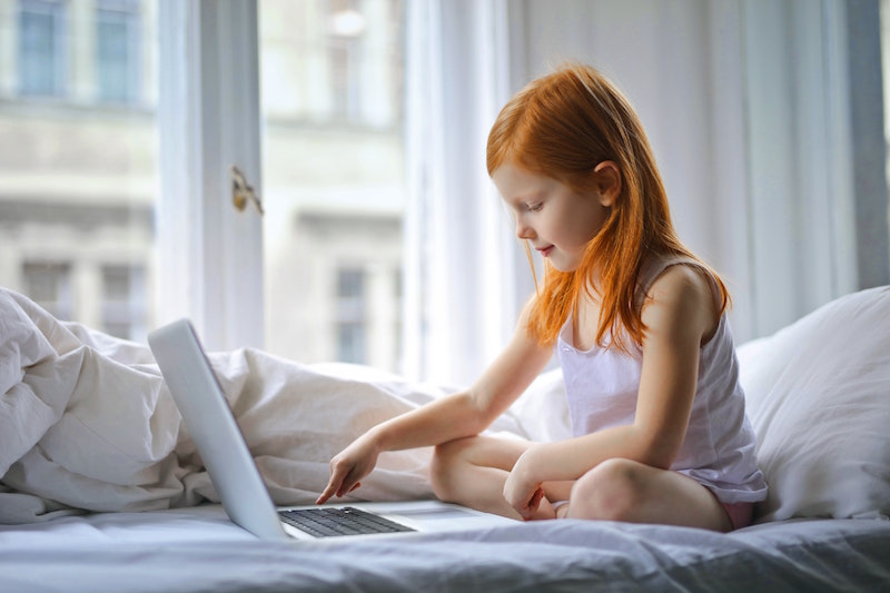 Playing At Home: Poetry And Puppets For Children And Families